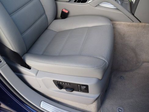Used 2004 Porsche Cayenne Turbo AWD/4WD image 52