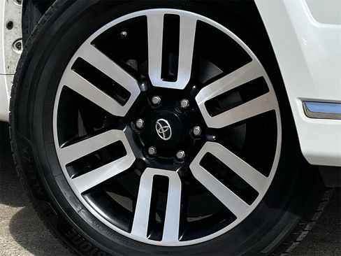 Used 2021 Toyota 4Runner Limited image 29