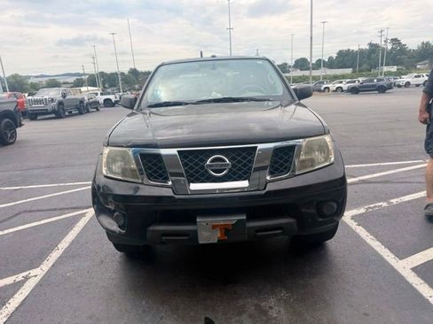 Used 2015 Nissan Frontier SV AWD/4WD image 2