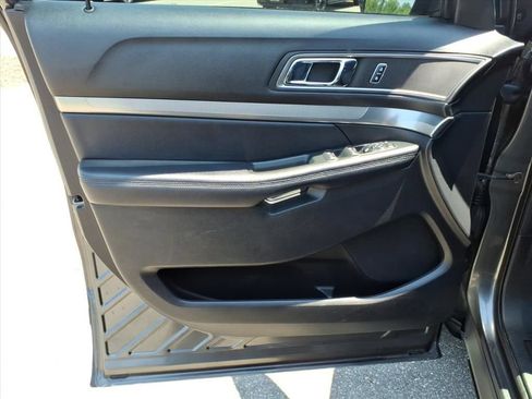 Used 2018 Ford Explorer XLT AWD/4WD image 22