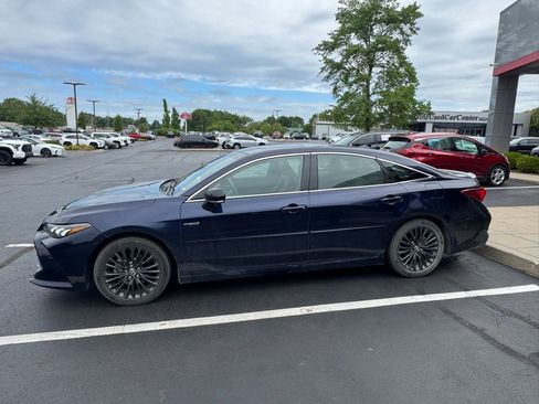 Used 2021 Toyota Avalon XSE FWD image 8