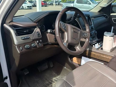 Used 2018 GMC Yukon Denali w/ Open Road Package AWD/4WD image 12