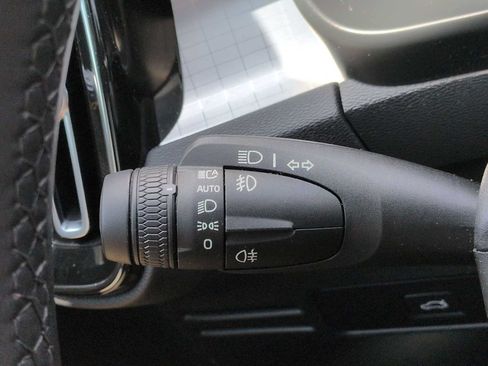 Used 2024 Volvo XC40 B5 Core AWD/4WD image 27