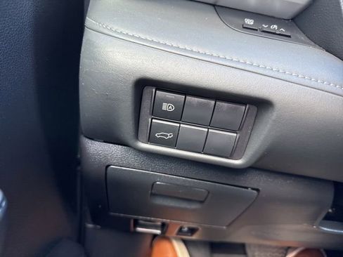 Certified 2024 Toyota Highlander XLE image 20