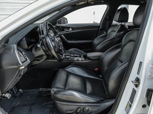 Used 2021 Kia Stinger GT-Line RWD image 4