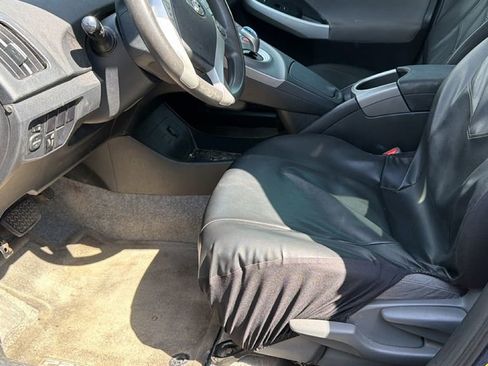 Used 2014 Toyota Prius Two image 9