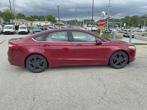 Used 2016 Ford Fusion SE w/ Equipment Group 201A FWD image 4