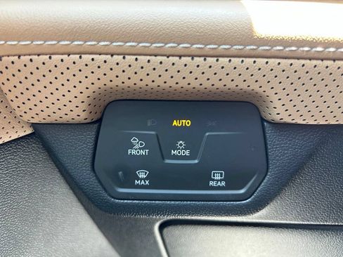 Used 2024 Volkswagen Atlas Cross Sport SEL R-Line AWD/4WD image 59