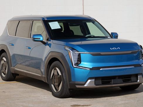 Used 2025 Kia EV9 Wind AWD/4WD image 55