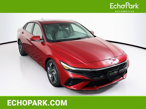 Used 2025 Hyundai Elantra SEL FWD image 1
