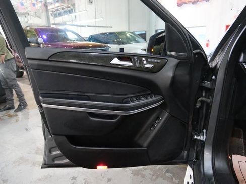 Used 2018 Mercedes-Benz GLS 550 4MATIC image 18