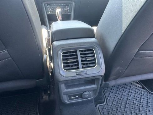 Used 2018 Volkswagen Tiguan SEL Premium AWD/4WD image 33