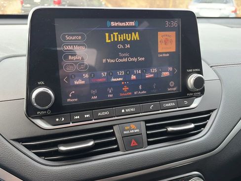 Used 2020 Nissan Altima 2.5 SV image 36