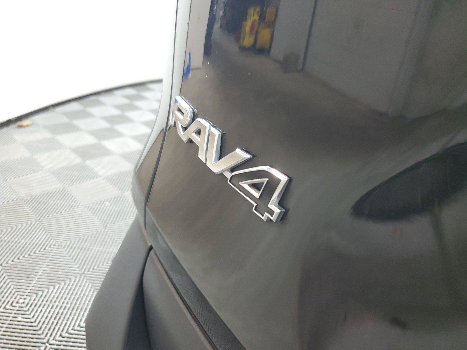 Used 2025 Toyota RAV4 XLE FWD image 8