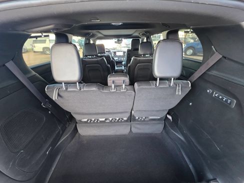 Used 2023 Chrysler Pacifica Limited w/ Uconnect Theater Family Group AWD/4WD image 7