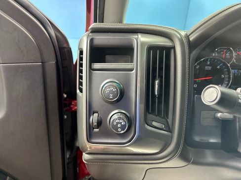 Used 2018 Chevrolet Silverado 1500 LTZ AWD/4WD image 26