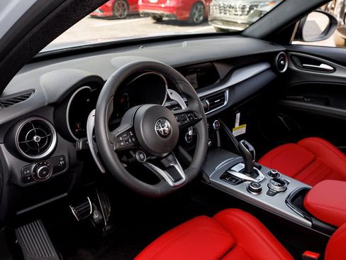New 2025 Alfa Romeo Stelvio Sprint w/ Veloce Package AWD/4WD image 22