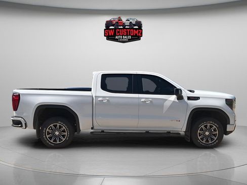 Used 2024 GMC Sierra 1500 AT4 w/ Technology Package AWD/4WD image 8