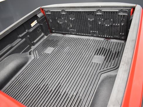 Used 2023 Nissan Frontier SV image 42