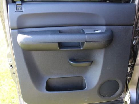 Used 2011 Chevrolet Silverado 2500 LT w/ Interior Plus Package image 22