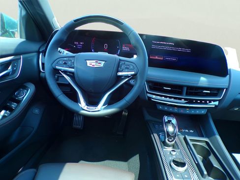 New 2026 Cadillac CT5 V AWD/4WD image 9