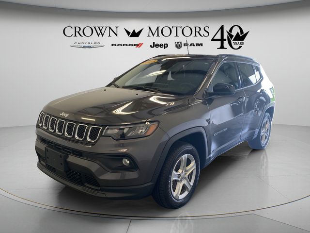 Used 2023 Jeep Compass Latitude w/ Convenience Group AWD/4WD image 11
