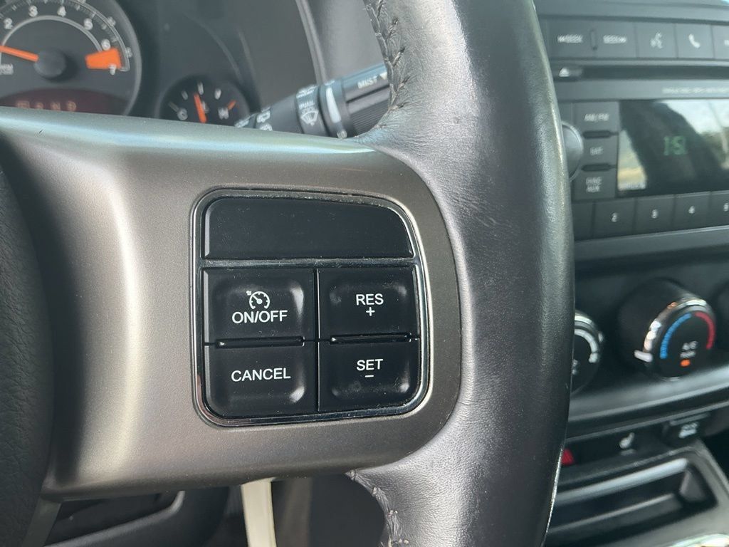 Used 2015 Jeep Patriot Latitude w/ Sun/Sound Group AWD/4WD image 18
