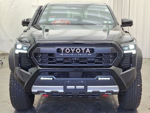 Used 2025 Toyota Tacoma Trailhunter image 29