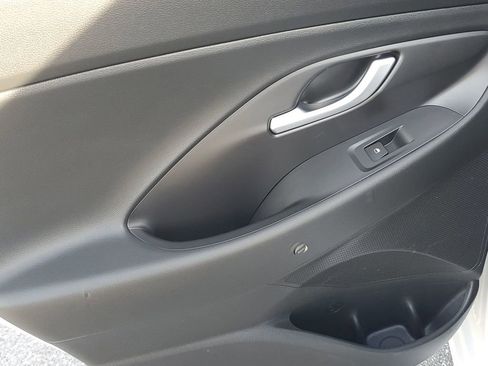 Used 2018 Hyundai Elantra GT Sport image 36