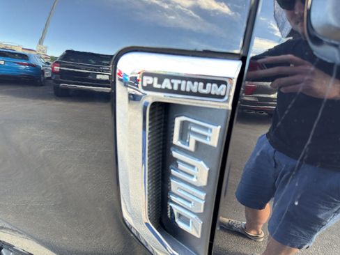 Used 2022 Ford F350 Platinum w/ FX4 Off-Road Package AWD/4WD image 12