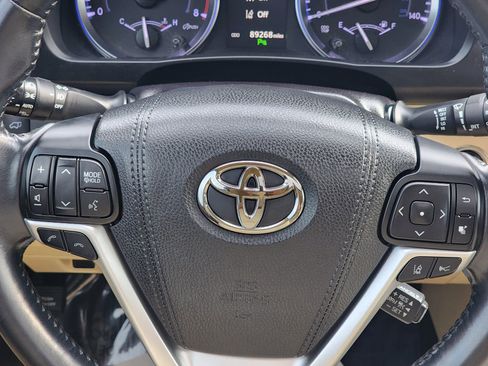 Used 2018 Toyota Highlander Limited AWD/4WD image 11