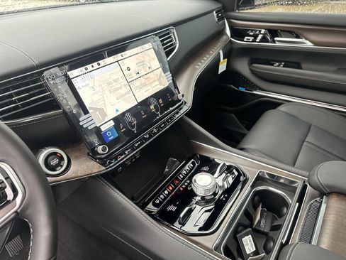 New 2024 Jeep Grand Wagoneer L 4WD image 16