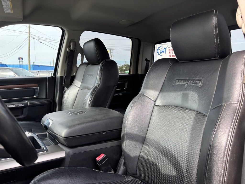 Used 2015 RAM 1500 Laramie AWD/4WD image 10