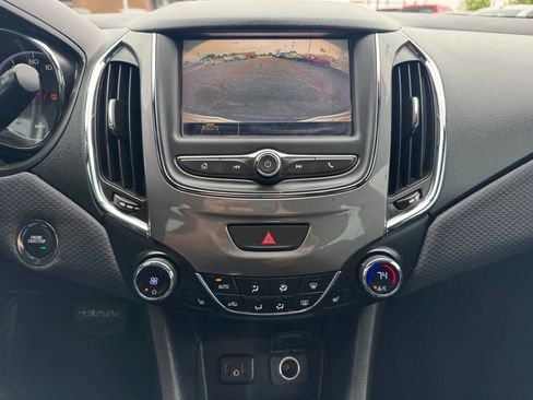 Used 2019 Chevrolet Cruze LT w/ Convenience Package FWD image 24