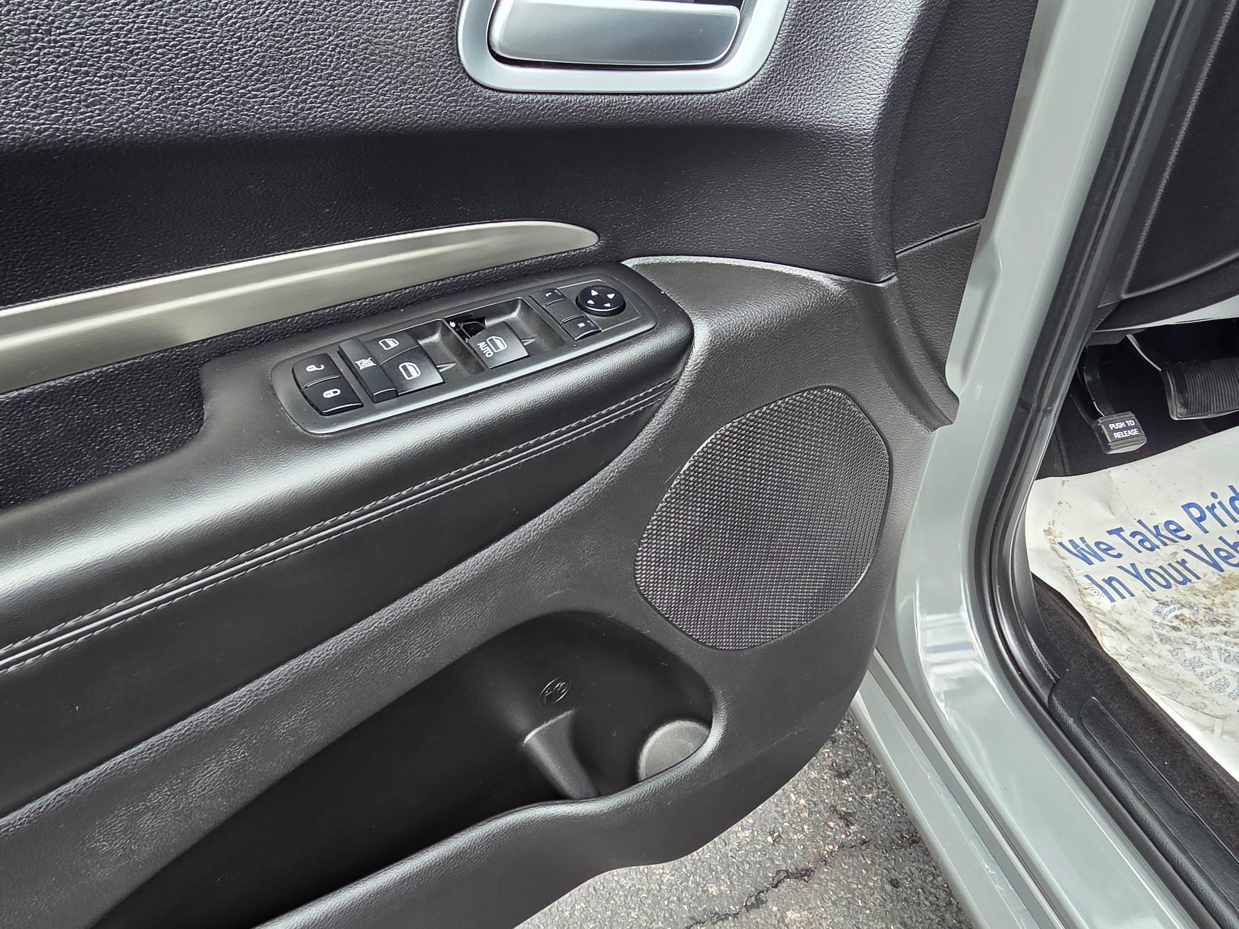 Used 2019 Dodge Durango SXT AWD/4WD image 12