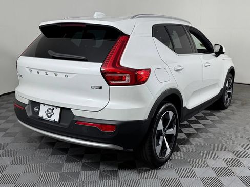 Certified 2025 Volvo XC40 B5 Plus AWD/4WD image 6