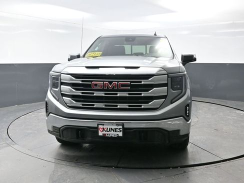 New 2026 GMC Sierra 1500 SLE w/ Preferred Package image 7