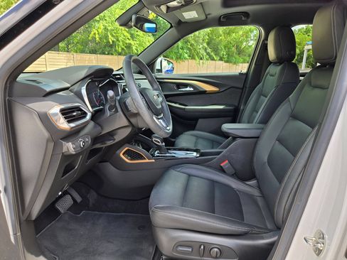 Used 2022 Chevrolet TrailBlazer ACTIV w/ Sun and Liftgate Package FWD image 6