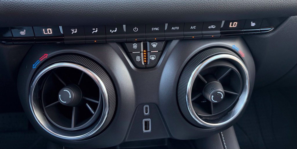 New 2026 Chevrolet Blazer LT w/ Convenience Package FWD image 31