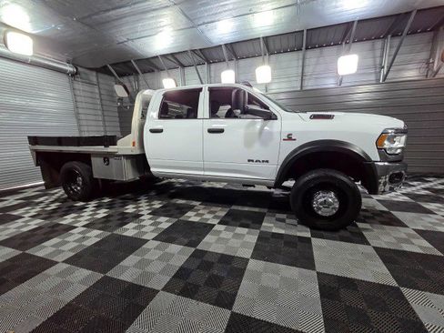Used 2020 RAM 5500 Tradesman w/ Chrome Appearance Group image 9