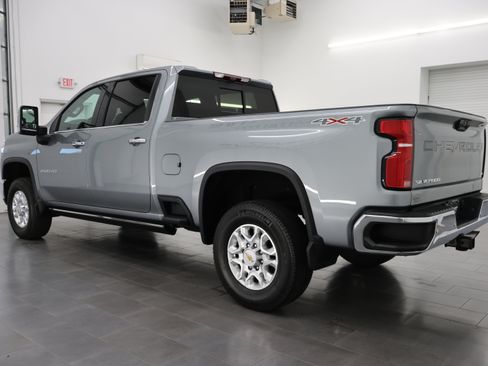Used 2024 Chevrolet Silverado 2500 LTZ w/ LTZ Premium Package AWD/4WD image 6