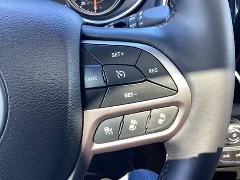 Used 2021 Jeep Cherokee Limited w/ Elite Package AWD/4WD image 20