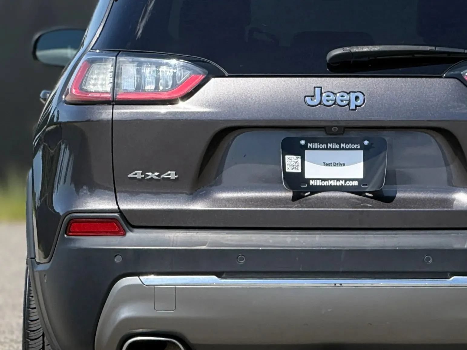 Used 2019 Jeep Cherokee Limited w/ Technology Group AWD/4WD image 13
