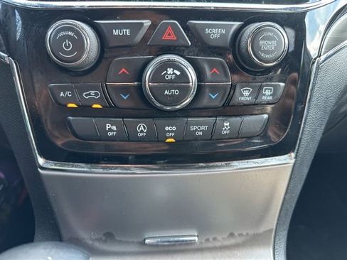 Used 2019 Jeep Grand Cherokee Limited AWD/4WD image 33