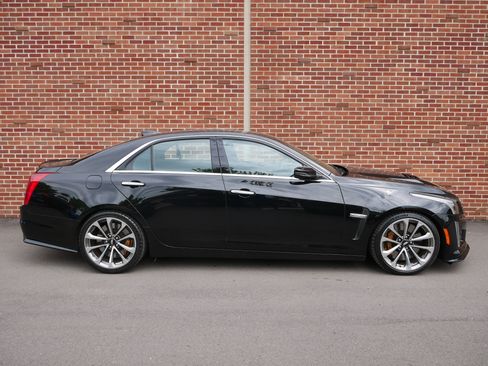 Used 2016 Cadillac CTS V w/ Luxury Package RWD image 26