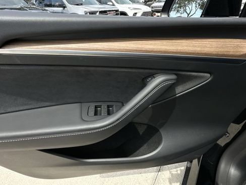 Used 2024 Tesla Model Y Long Range RWD image 21