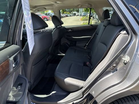 Used 2019 Subaru Outback 2.5i Limited AWD/4WD image 14