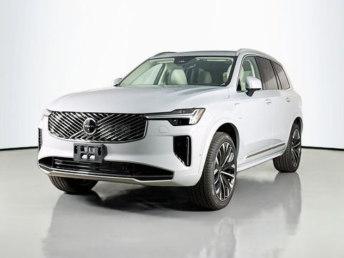 New 2026 Volvo XC90 T8 Ultra w/ Protection Package Premier AWD/4WD image 3