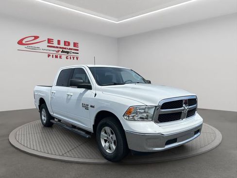 Used 2019 RAM 1500 Classic SLT w/ Luxury Group AWD/4WD image 9