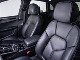 Certified 2025 Porsche Macan image 5